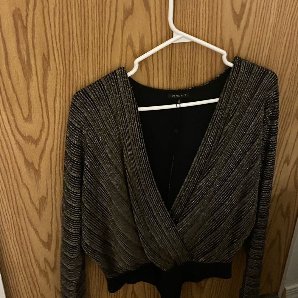 Dresses and tops - Picture 13 of 16